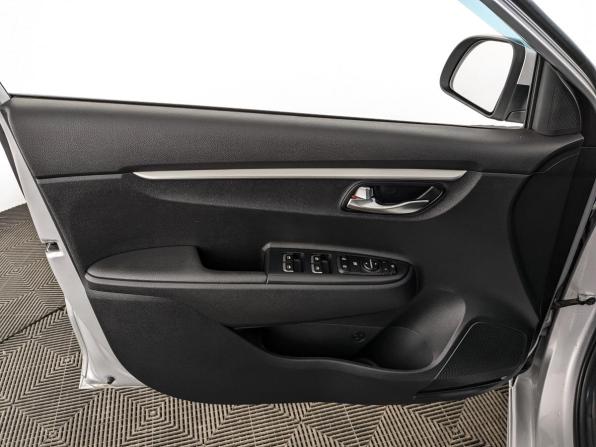 Kia Rio IV Рестайлинг с пробегом 2021 года, цена 1 735 000 рублей, 70336 км, седан, Автокод Объявления