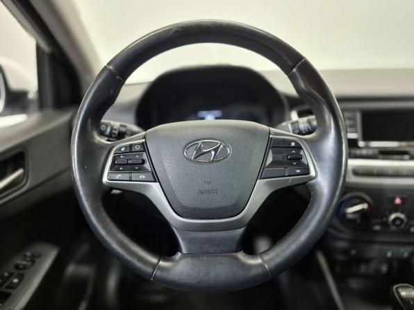 Hyundai Solaris II с пробегом 2017 года, цена 1 130 000 рублей, 87676 км, седан, Автокод Объявления