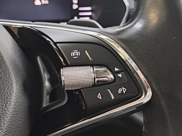 Skoda Octavia IV (A8) с пробегом 2021 года, цена 2 370 000 рублей, 181500 км, лифтбек, Автокод Объявления