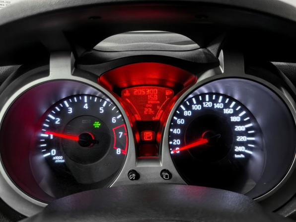 Nissan Juke I с пробегом 2011 года, цена 900 000 рублей, 205299 км, внедорожник, Автокод Объявления