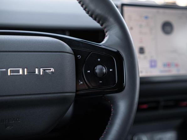 JETOUR DASHING I с пробегом 2023 года, цена 1 999 000 рублей, 40499 км, внедорожник, Автокод Объявления