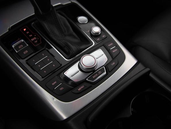 Audi A6 allroad III (C7) Рестайлинг с пробегом 2018 года, цена 2 399 000 рублей, 260510 км, универсал, Автокод Объявления