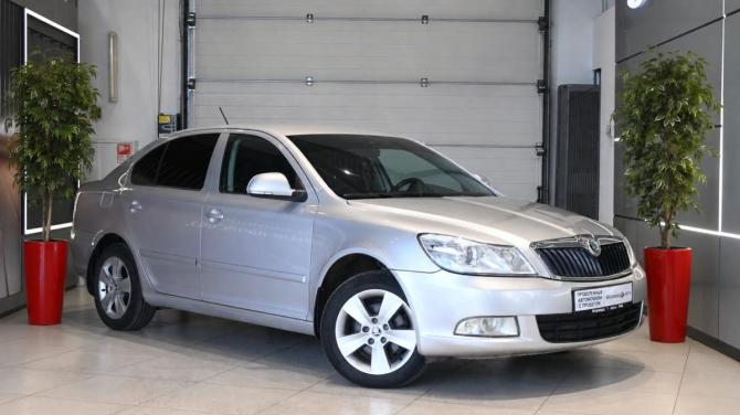 Skoda Octavia II (A5) Рестайлинг с пробегом 2012 года, цена 695 000 рублей, 291871 км, лифтбек, Автокод Объявления