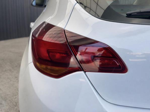 Opel Astra J с пробегом 2011 года, цена 507 000 рублей, 183102 км, хэтчбек, Автокод Объявления