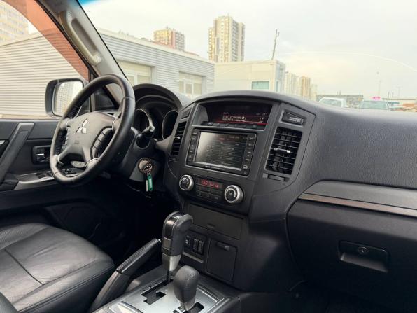 Mitsubishi Pajero IV Рестайлинг 1 с пробегом 2011 года, цена 1 495 000 рублей, 295200 км, внедорожник, Автокод Объявления
