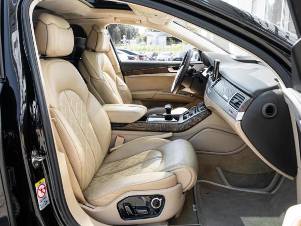 Audi A8 III (D4) Рестайлинг с пробегом 2015 года, цена 2 690 000 рублей, 327856 км, седан, Автокод Объявления