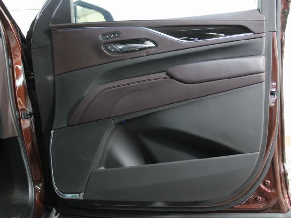 Cadillac Escalade V с пробегом 2022 года, цена 10 950 000 рублей, 70101 км, внедорожник, Автокод Объявления