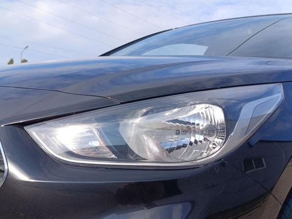Hyundai Solaris II с пробегом 2018 года, цена 1 249 000 рублей, 107280 км, седан, Автокод Объявления
