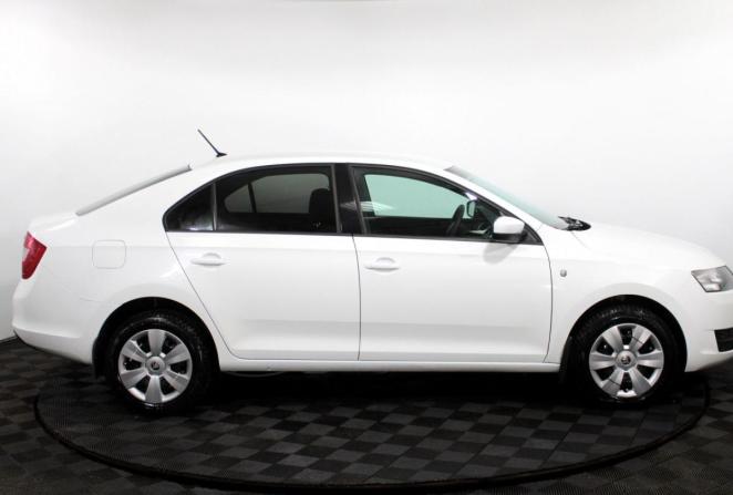 Skoda Rapid I с пробегом 2016 года, цена 900 000 рублей, 216810 км, лифтбек, Автокод Объявления