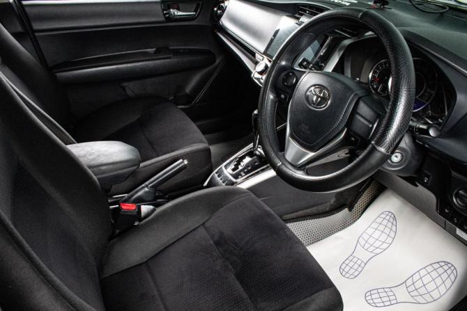 Toyota Corolla XI (E160 E170) Рестайлинг 2 с пробегом 2018 года, цена 1 719 000 рублей, 144500 км, универсал, Автокод Объявления