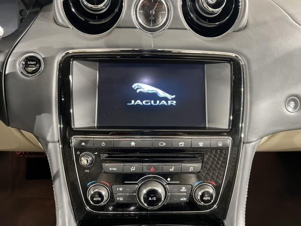 Jaguar XJ IV (X351) Рестайлинг с пробегом 2017 года, цена 2 390 000 рублей, 163428 км, седан, Автокод Объявления