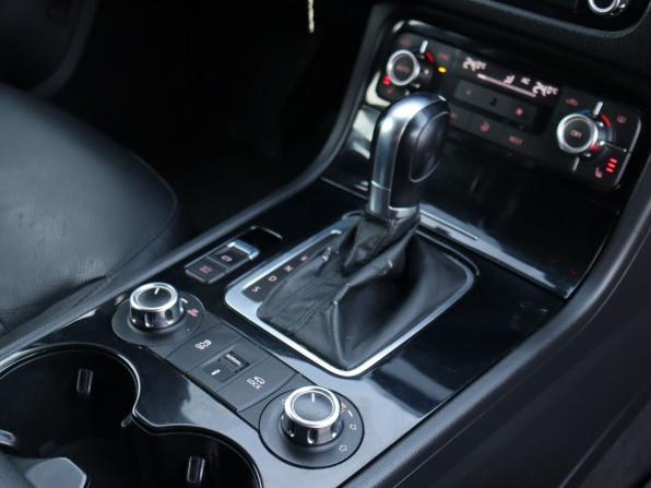 Volkswagen Touareg II с пробегом 2012 года, цена 1 800 000 рублей, 222205 км, внедорожник, Автокод Объявления