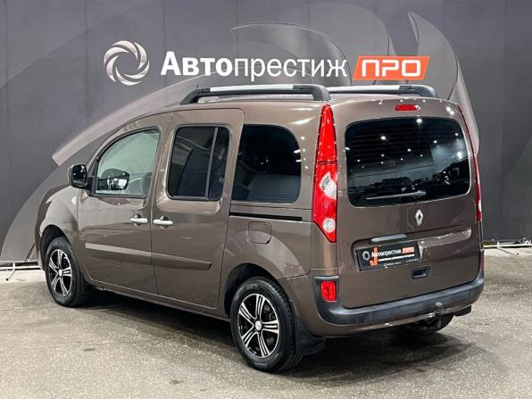 Renault Kangoo II с пробегом 2012 года, цена 895 000 рублей, 98299 км, компактвэн, Автокод Объявления