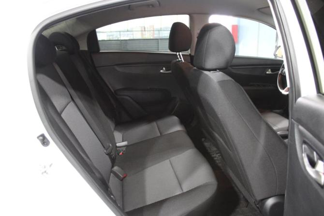 Kia Rio IV Рестайлинг с пробегом 2020 года, цена 1 089 000 рублей, 300100 км, седан, Автокод Объявления