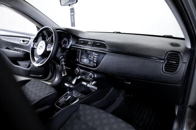Kia Rio IV с пробегом 2018 года, цена 1 399 000 рублей, 128000 км, седан, Автокод Объявления