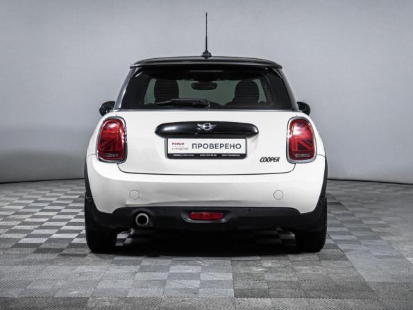 Mini Hatch III (F55/F56) с пробегом 2018 года, цена 1 640 000 рублей, 112752 км, хэтчбек, Автокод Объявления