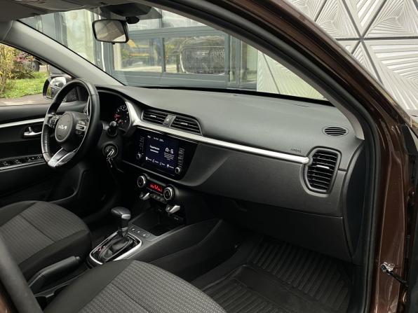 Kia Rio IV Рестайлинг с пробегом 2021 года, цена 1 549 000 рублей, 125956 км, седан, Автокод Объявления