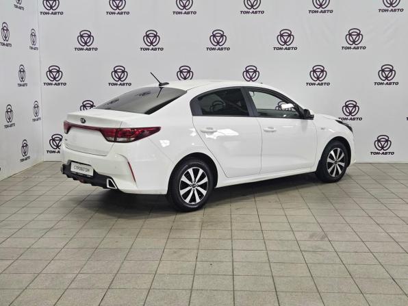 Kia Rio IV Рестайлинг с пробегом 2021 года, цена 1 674 000 рублей, 80535 км, седан, Автокод Объявления
