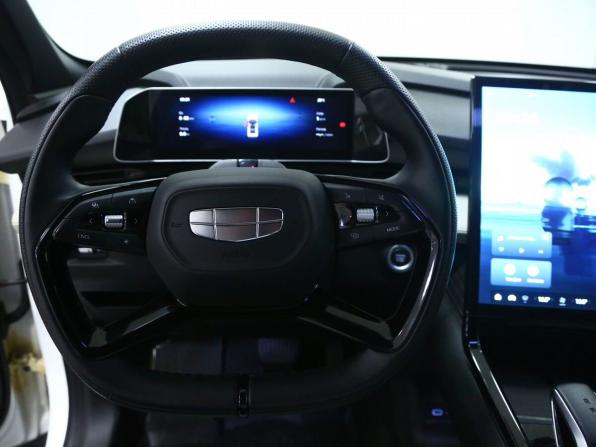 Geely Atlas II с пробегом 2023 года, цена 2 551 000 рублей, 35000 км, внедорожник, Автокод Объявления