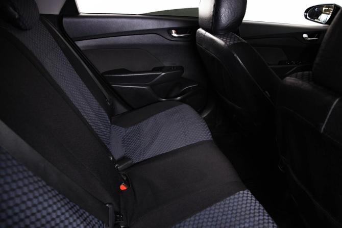 Hyundai Solaris II с пробегом 2018 года, цена 1 069 000 рублей, 209000 км, седан, Автокод Объявления
