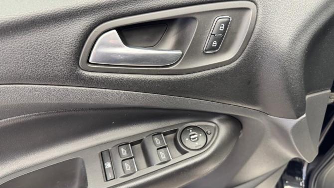 Ford Kuga II с пробегом 2014 года, цена 1 249 000 рублей, 140003 км, внедорожник, Автокод Объявления