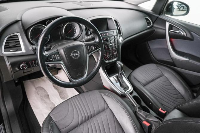 Opel Astra J Рестайлинг с пробегом 2014 года, цена 929 000 рублей, 173000 км, седан, Автокод Объявления