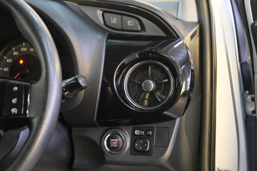 Toyota Vitz III (XP130) Рестайлинг 2 Омск  - изображение 10