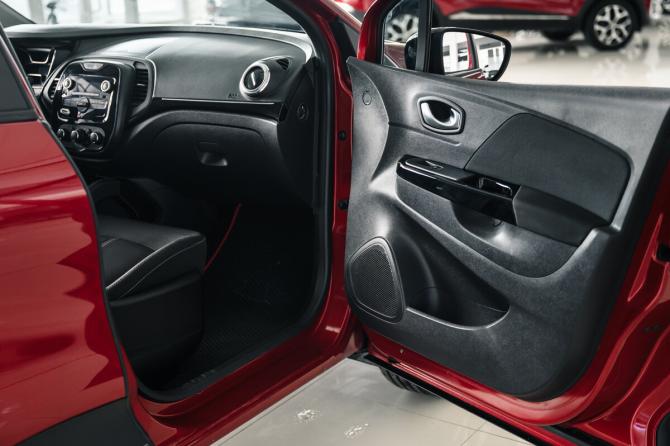 Renault Kaptur I Рестайлинг с пробегом 2021 года, цена 1 200 000 рублей, 145432 км, внедорожник, Автокод Объявления