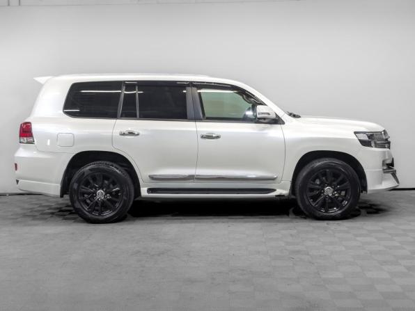 Toyota Land Cruiser 200 Series Рестайлинг 2 с пробегом 2020 года, цена 7 400 000 рублей, 127645 км, внедорожник, Автокод Объявления