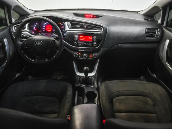 Kia Ceed II Рестайлинг с пробегом 2017 года, цена 1 059 000 рублей, 148644 км, универсал, Автокод Объявления