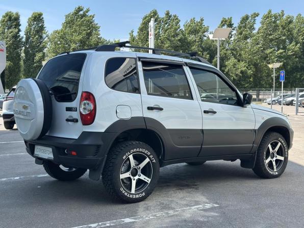 Chevrolet Niva I Рестайлинг с пробегом 2020 года, цена 787 000 рублей, 105901 км, внедорожник, Автокод Объявления
