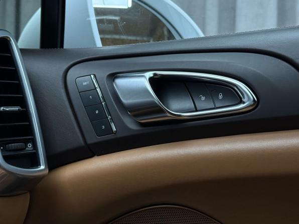 Porsche Cayenne II Рестайлинг (958) с пробегом 2014 года, цена 3 199 000 рублей, 175456 км, внедорожник, Автокод Объявления