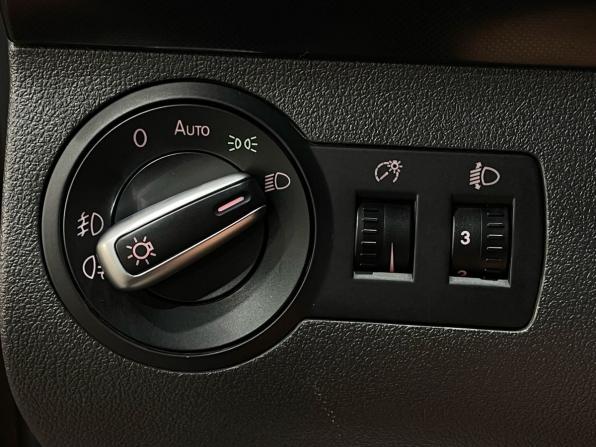 Volkswagen Touran I Рестайлинг 2 с пробегом 2012 года, цена 1 170 000 рублей, 146520 км, компактвэн, Автокод Объявления
