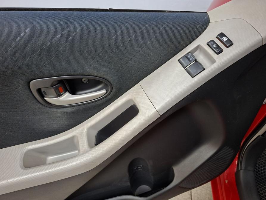 Toyota Yaris II Москва  - изображение 18