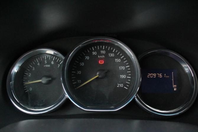 Renault Logan II с пробегом 2014 года, цена 645 000 рублей, 209740 км, седан, Автокод Объявления