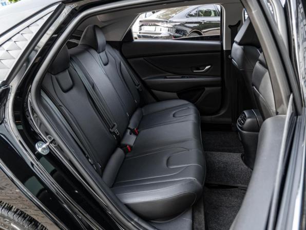Hyundai Elantra VII (CN7) Рестайлинг с пробегом 2024 года, цена 2 190 000 рублей, 29038 км, седан, Автокод Объявления