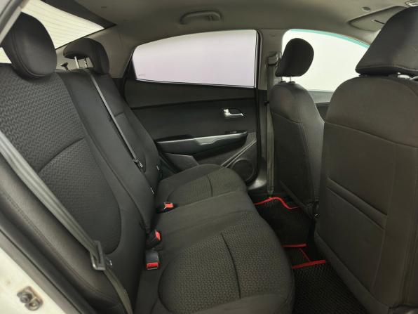 Kia Rio III Рестайлинг с пробегом 2017 года, цена 899 000 рублей, 149660 км, седан, Автокод Объявления