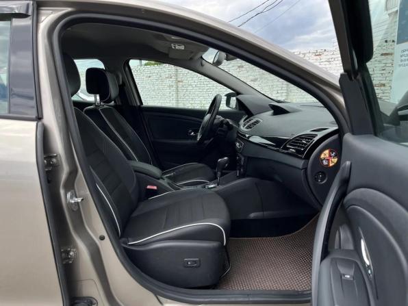 Renault Megane III Рестайлинг с пробегом 2013 года, цена 799 900 рублей, 176819 км, хэтчбек, Автокод Объявления