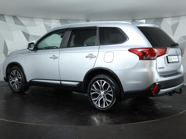 Mitsubishi Outlander III Рестайлинг 2 с пробегом 2018 года, цена 1 769 000 рублей, 185641 км, внедорожник, Автокод Объявления