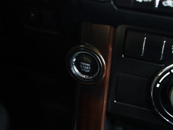 Toyota Land Cruiser Prado 150 Series Рестайлинг 1 с пробегом 2015 года, цена 3 249 000 рублей, 218689 км, внедорожник, Автокод Объявления