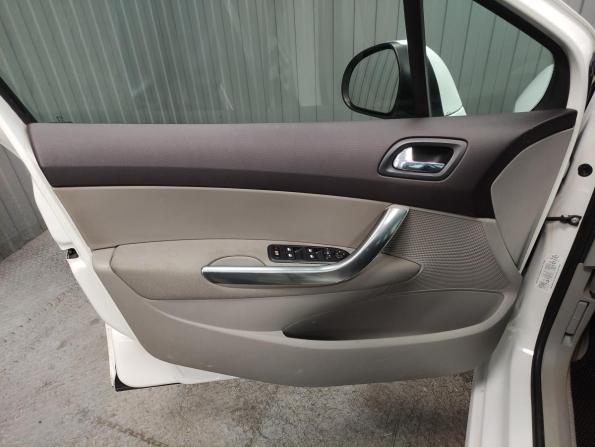 Peugeot 308 I Рестайлинг с пробегом 2011 года, цена 585 000 рублей, 148500 км, хэтчбек, Автокод Объявления