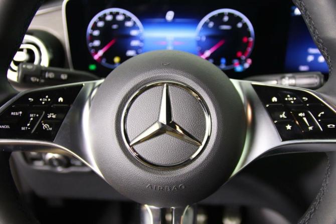 Новый Mercedes-Benz V-Класс III (W447) Рестайлинг 2 2024 года, цена 14 700 000 рублей, минивэн, Автокод Объявления