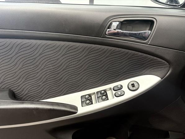 Hyundai Solaris I с пробегом 2011 года, цена 869 900 рублей, 182710 км, седан, Автокод Объявления