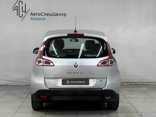 Renault Scenic III с пробегом 2010 года, цена 669 800 рублей, 307000 км, компактвэн, Автокод Объявления