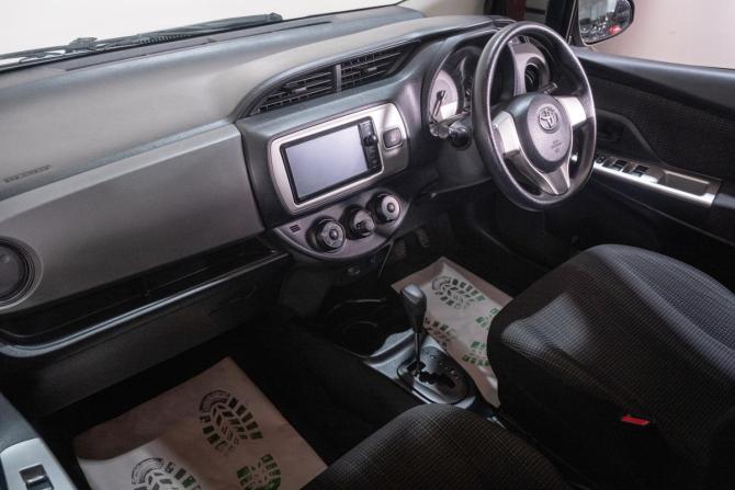 Toyota Vitz III (XP130) с пробегом 2014 года, цена 949 000 рублей, 140200 км, хэтчбек, Автокод Объявления