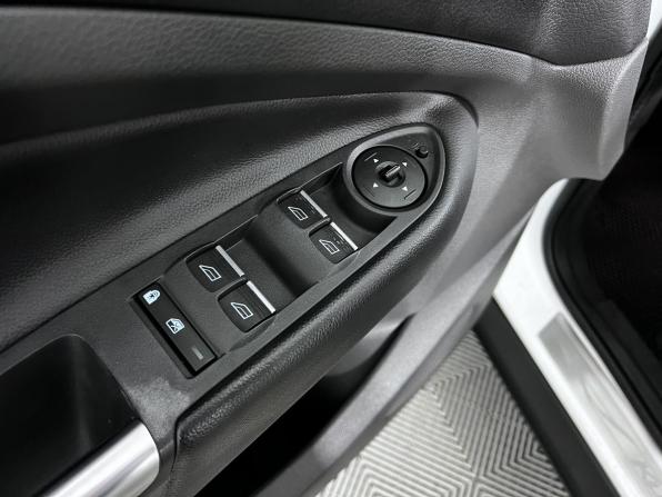 Ford Kuga II с пробегом 2015 года, цена 1 400 000 рублей, 102500 км, внедорожник, Автокод Объявления