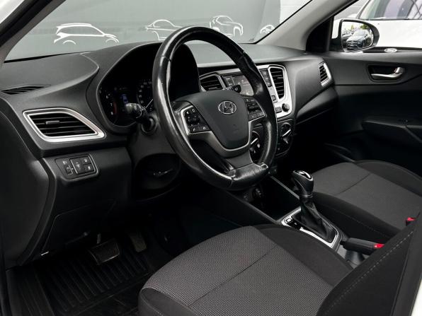 Hyundai Solaris II с пробегом 2019 года, цена 1 372 700 рублей, 128326 км, седан, Автокод Объявления