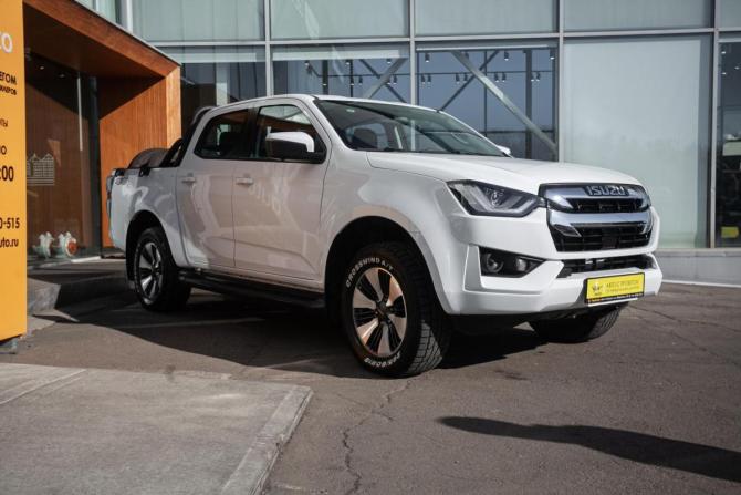 Isuzu D-Max III с пробегом 2024 года, цена 3 398 000 рублей, 35000 км, offers.body_type.unknown, Автокод Объявления
