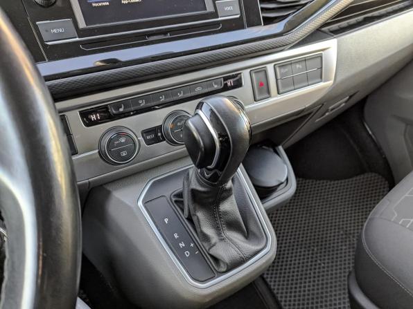Volkswagen Caravelle T6 Рестайлинг с пробегом 2020 года, цена 3 950 000 рублей, 110732 км, минивэн, Автокод Объявления