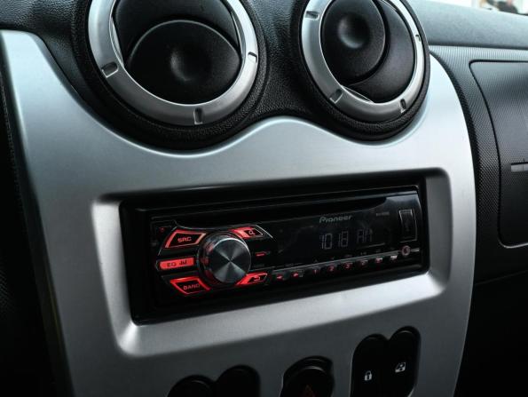 Renault Sandero I с пробегом 2014 года, цена 685 000 рублей, 181525 км, хэтчбек, Автокод Объявления